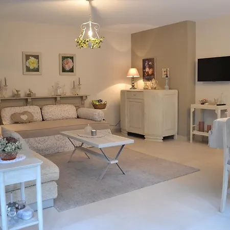 Semesterbostad La Cour Anglaise *